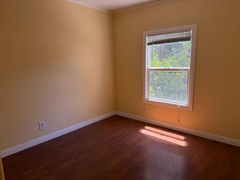 274B Athol Ave — Photo 14