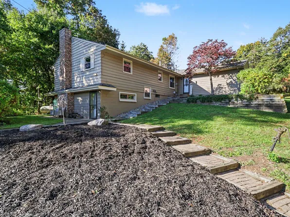 1573 N 37th St, Galesburg, MI 49053