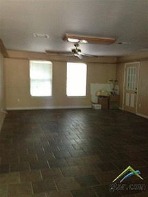 3rd image of 1704 Lakeshore Dr