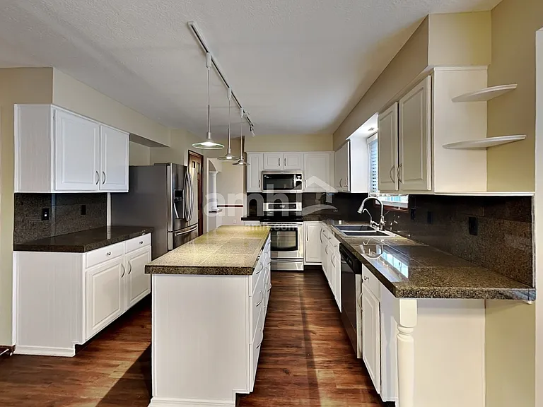 6738 Inverness St — Photo 3