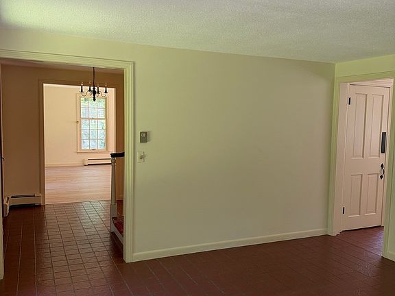 4th image of 16 Flint Rd