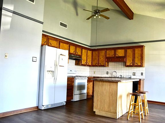 2nd image of 1842 N Tallowood Dr