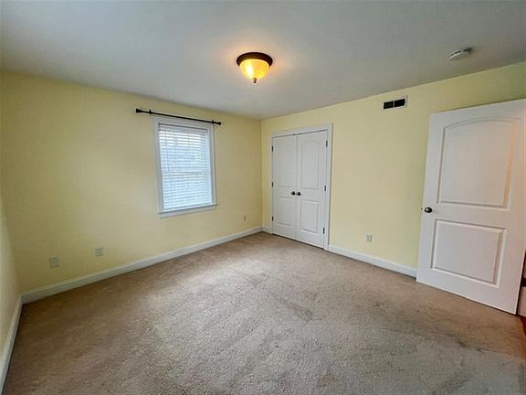 4th image of 16 Braemore Rd #1