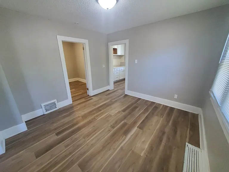 150 E Douglas Ave — Photo 7