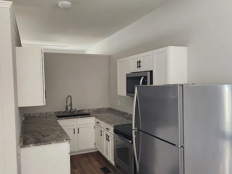 8006 Hemby Wood Dr — Photo 16