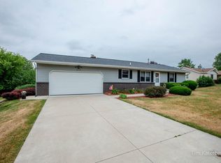 6139 Samrick Ave NE, Belmont, MI 49306