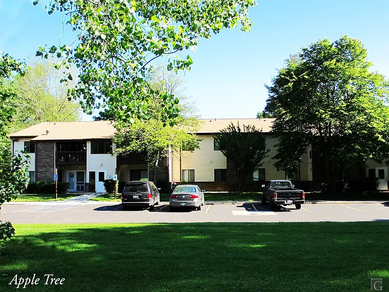 1249 Greenhouse Rd — Photo 1