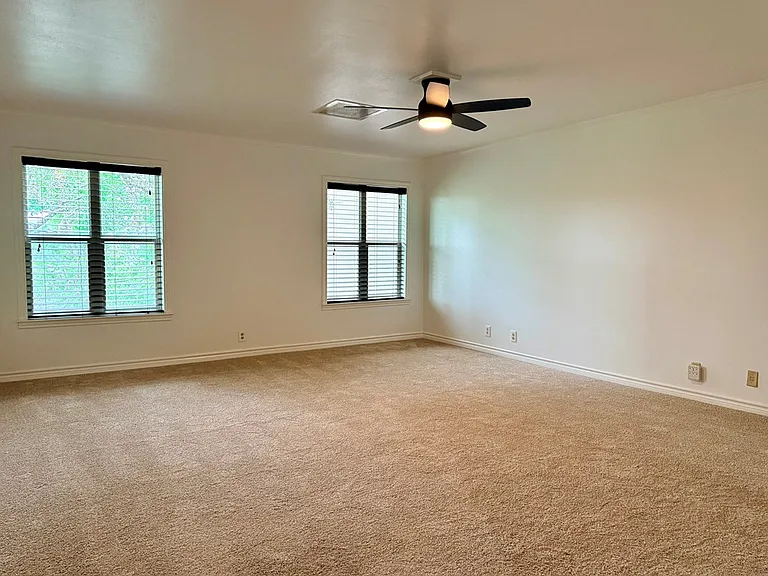 511 Fairway Dr — Photo 24