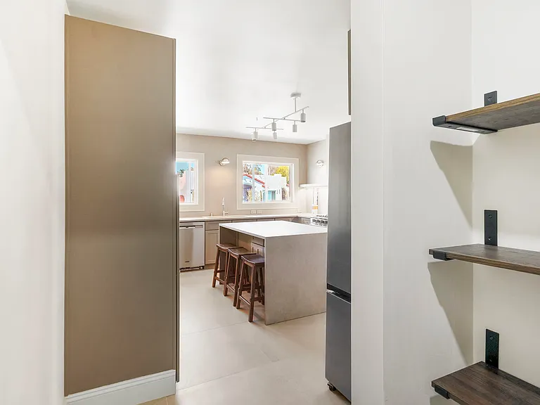 4766 Terrace Dr — Photo 10