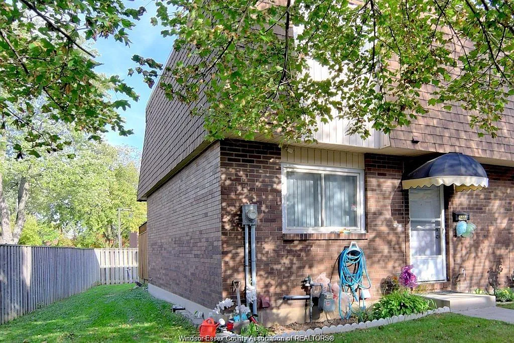 3 bed, 3.0 bath, $1,945 — Photo 2