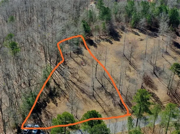 461 Overlook Dr, Fair Play, SC 29643