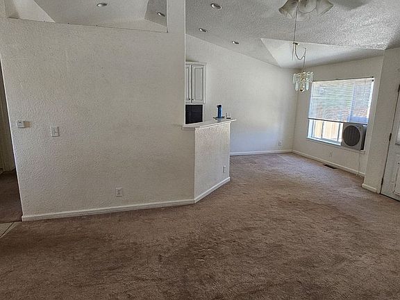 4th image of 12 Sheltered Hills Dr