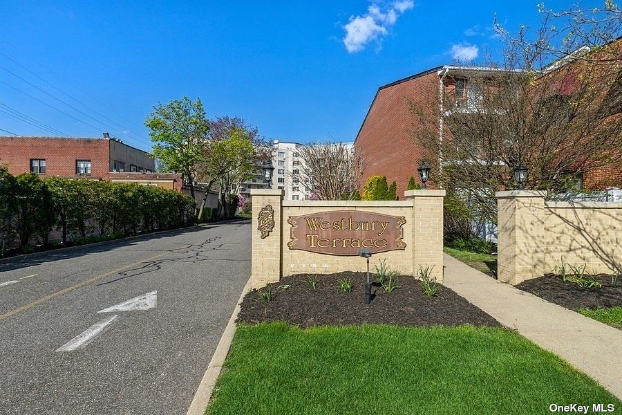 135 Post Avenue UNIT 4S, Westbury, NY 11590 Zillow