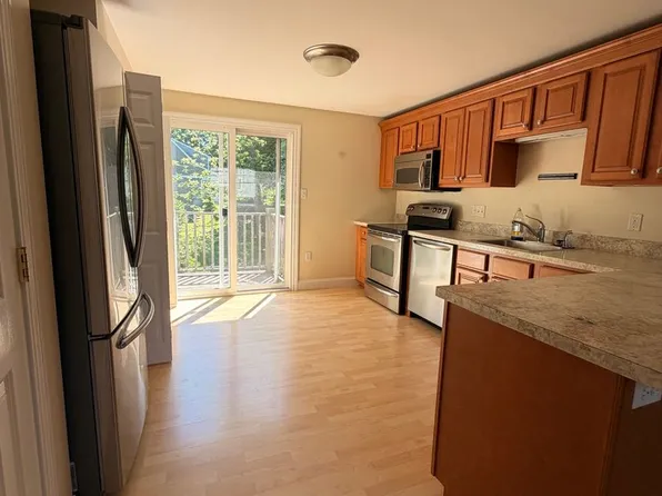 5 Philbrick Ln APT 6, Kittery, ME 03904
