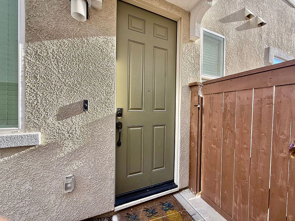 1st image of 1525 Osborn Dr #B