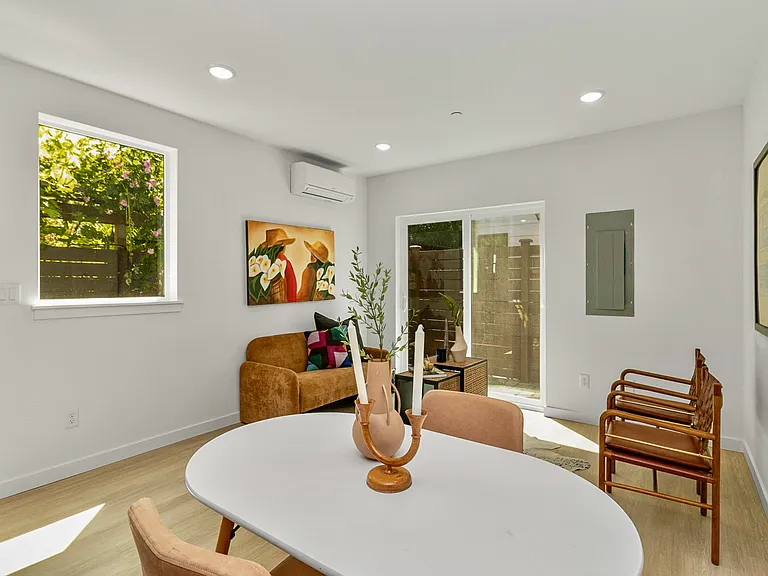 832 S Sullivan St — Photo 11