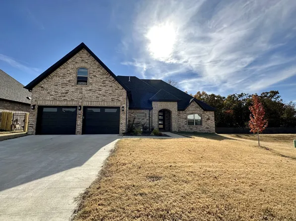 1581 Bristol Ln, Centerton, AR 72719