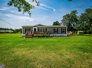 527 Buckshot Rd, Saint George, GA 31562