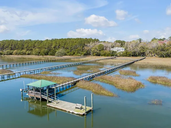 1988 Long Creek Rd, Wadmalaw Island, SC 29487