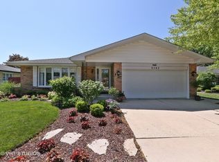8582 Harvest Ln, Darien, IL