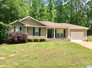 371 Lakewood Rd, Rainbow City, AL 35906