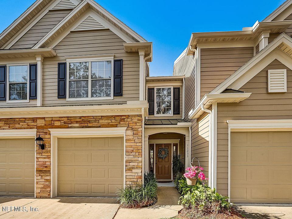 1st image of 11233 Castlemain Cir N