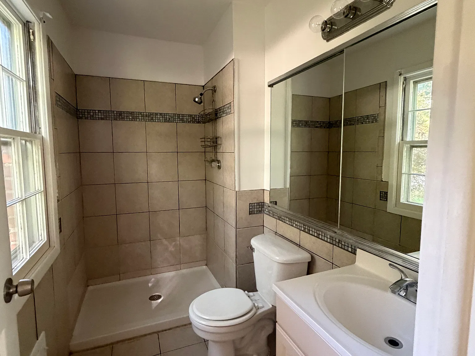 3 bed, 1507 sqft, $2,150 — Photo 3