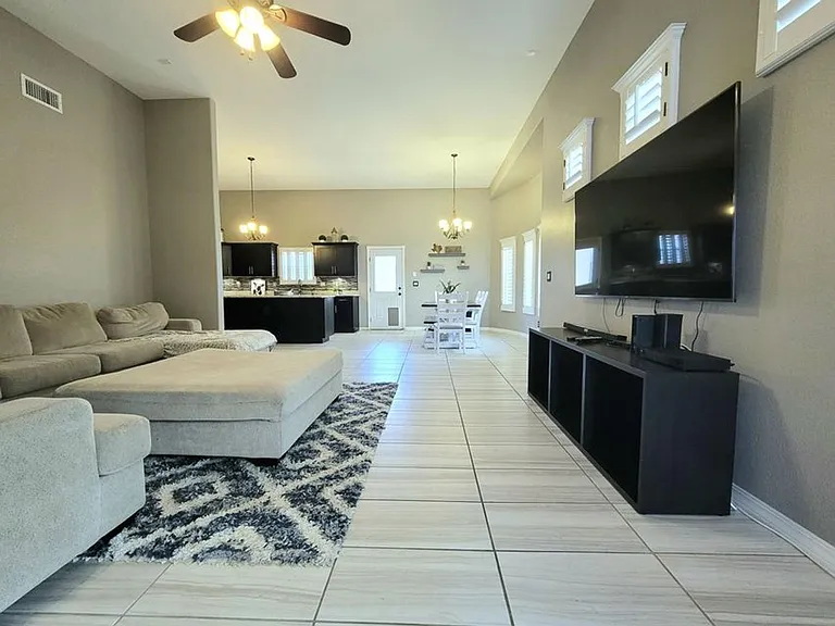 7852 Enchanted View Dr — Photo 4