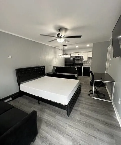 401 Smith St #B13 — Photo 10