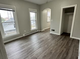 311 E Locust St #3, Bloomington, IL 61701