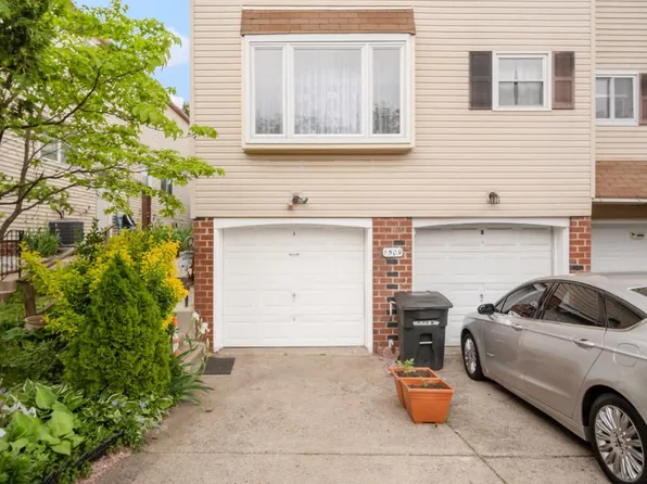 1509 Gregg St #A, Philadelphia, PA 19115