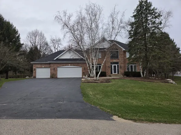 8085 Charissas Pl, Roscoe, IL 61073