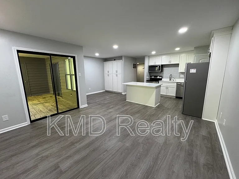2501 Kilborne Dr #D — Photo 2