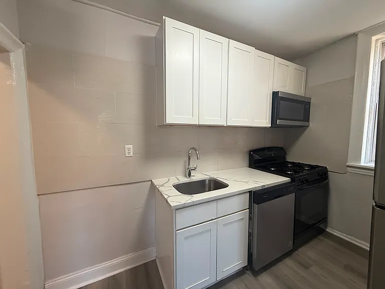 626 Bergen Ave #23E — Photo 1