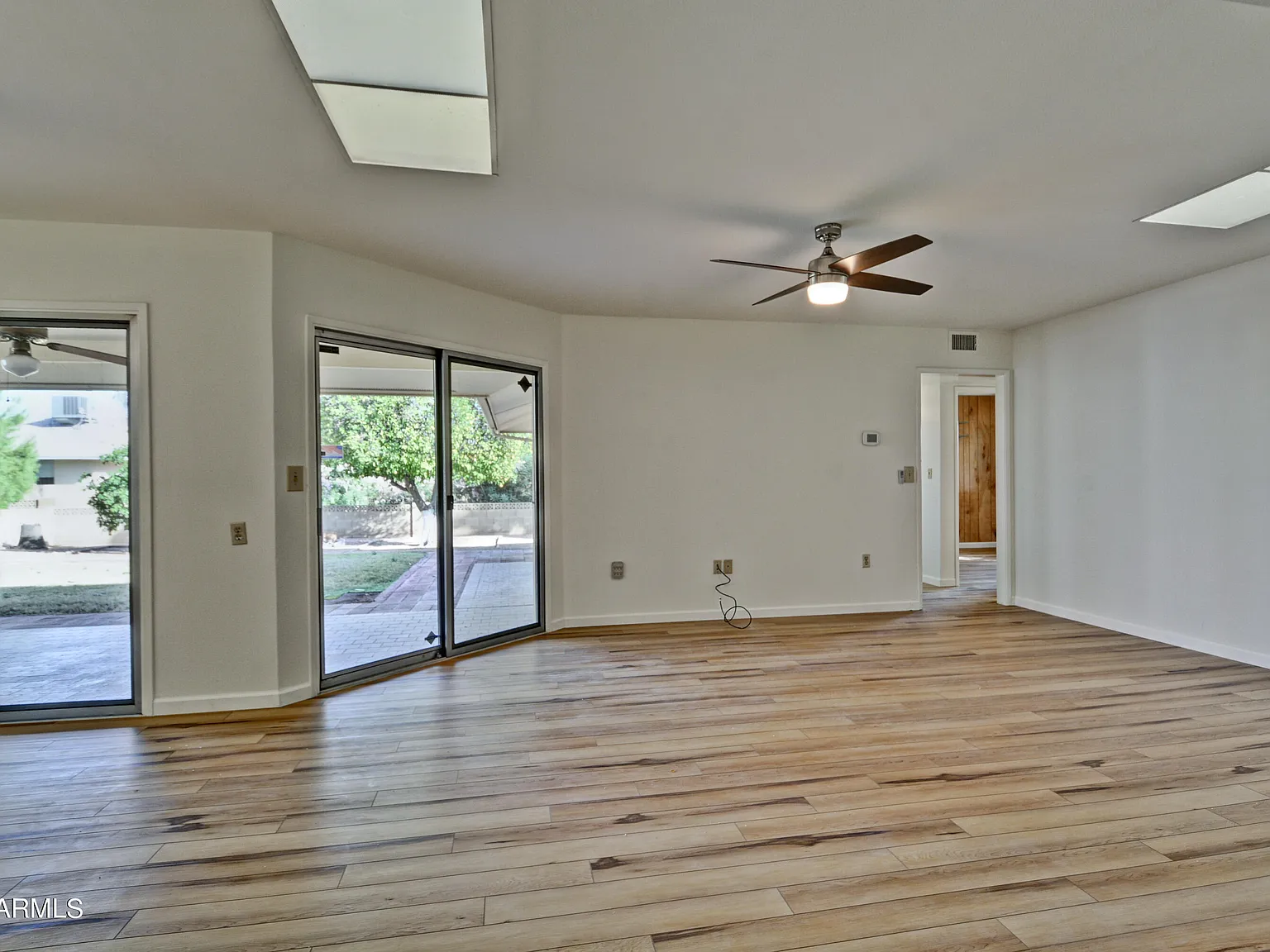 3 bed, 2.0 bath, 1617 sqft, $1,800 — Photo 3