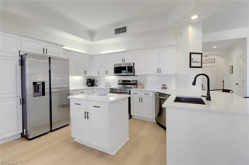 2 bed, 2.0 bath, 1518 sqft, $11,000 — Photo 3