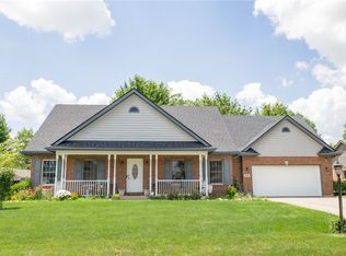 913 Golden Beech Dr, Brookville, OH 45309