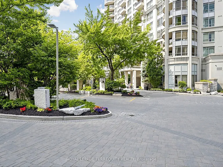 310 Burnhamthorpe Rd W #2810 — Photo 2