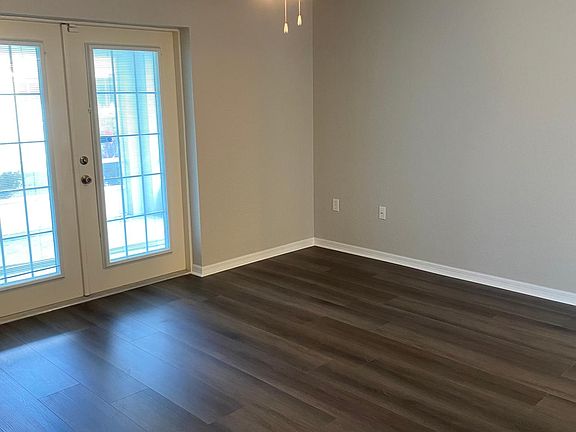 4th image of 4113 Santa Barbara Dr
