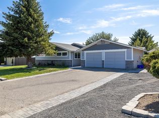 406 E 44th Ave, Kennewick, WA