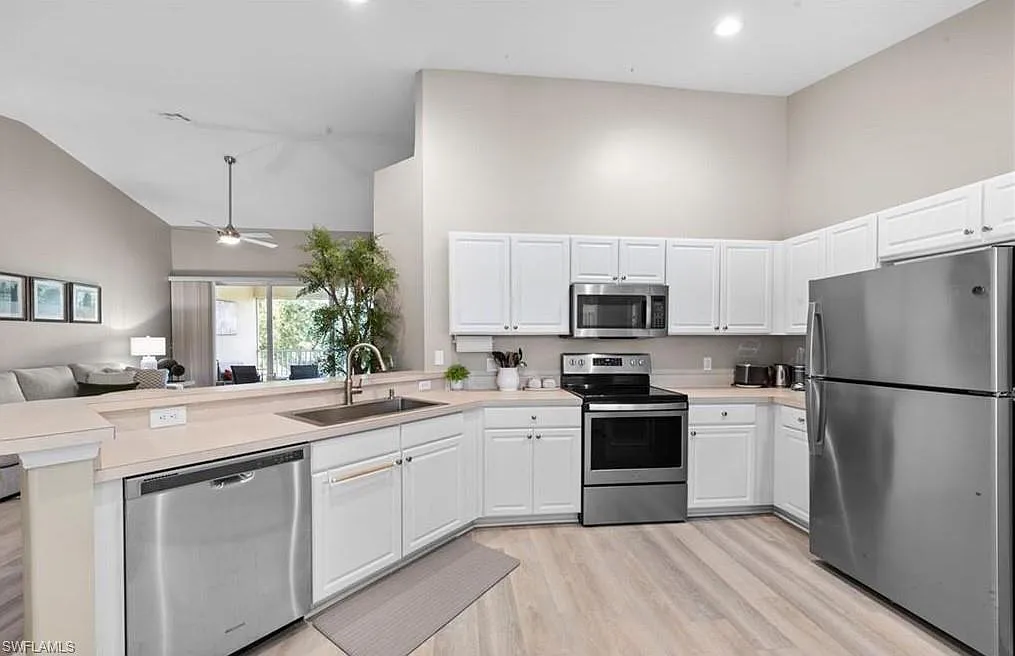 2 bed, 2.0 bath, 1309 sqft, $5,500 — Photo 4