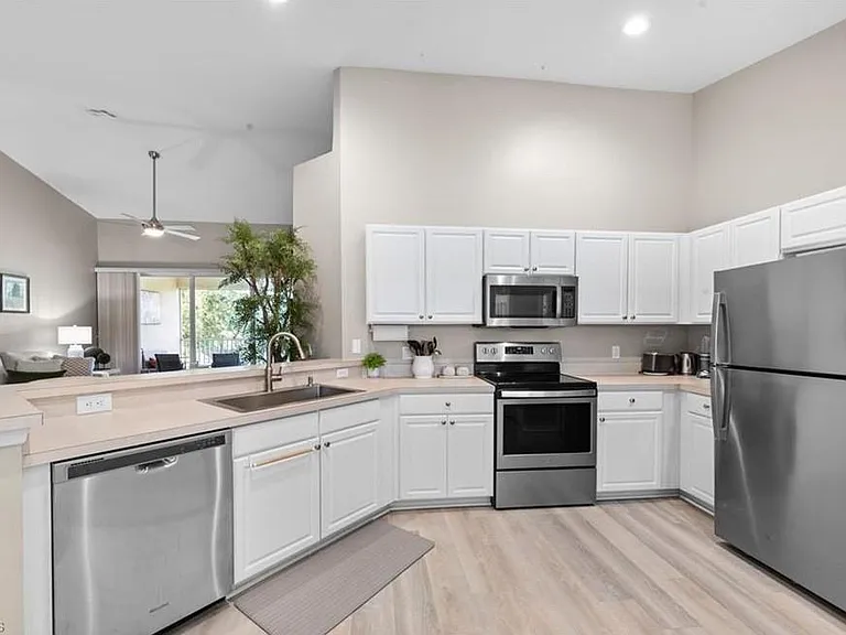 10135 Colonial Country Club Blvd #1208 — Photo 4
