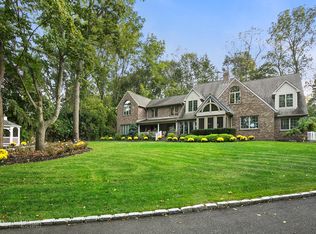 6 Dyke Rd, Setauket, NY 11733