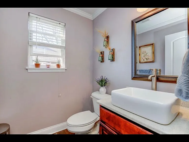 3911 Lonsdale St — Photo 22