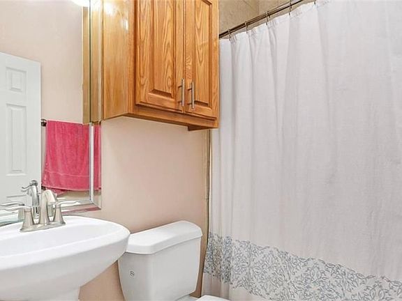 5th image of 3036 Regal Dr APT A