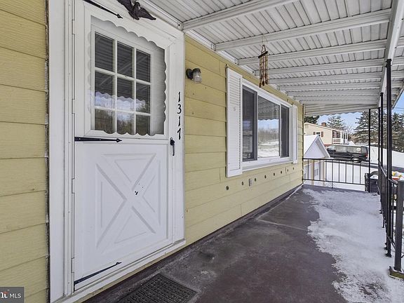 3rd image of 1317 Decatur St