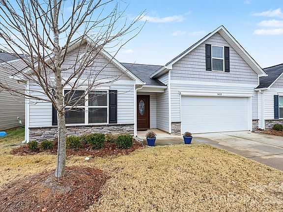 3rd image of 1410 Amberlight Cir