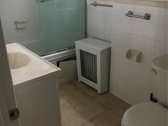 5th image of 318 William St Floor 2
