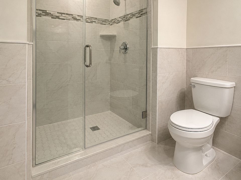 2nd image of 17 Patten Pl #B