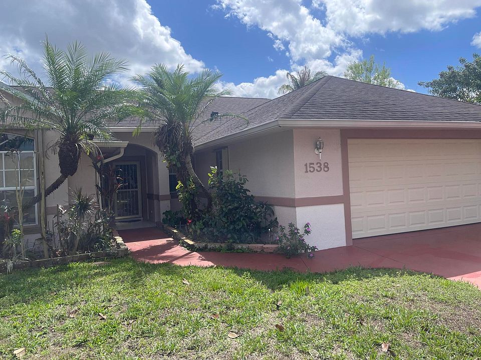1st image of 1538 SW Neptune Avenue